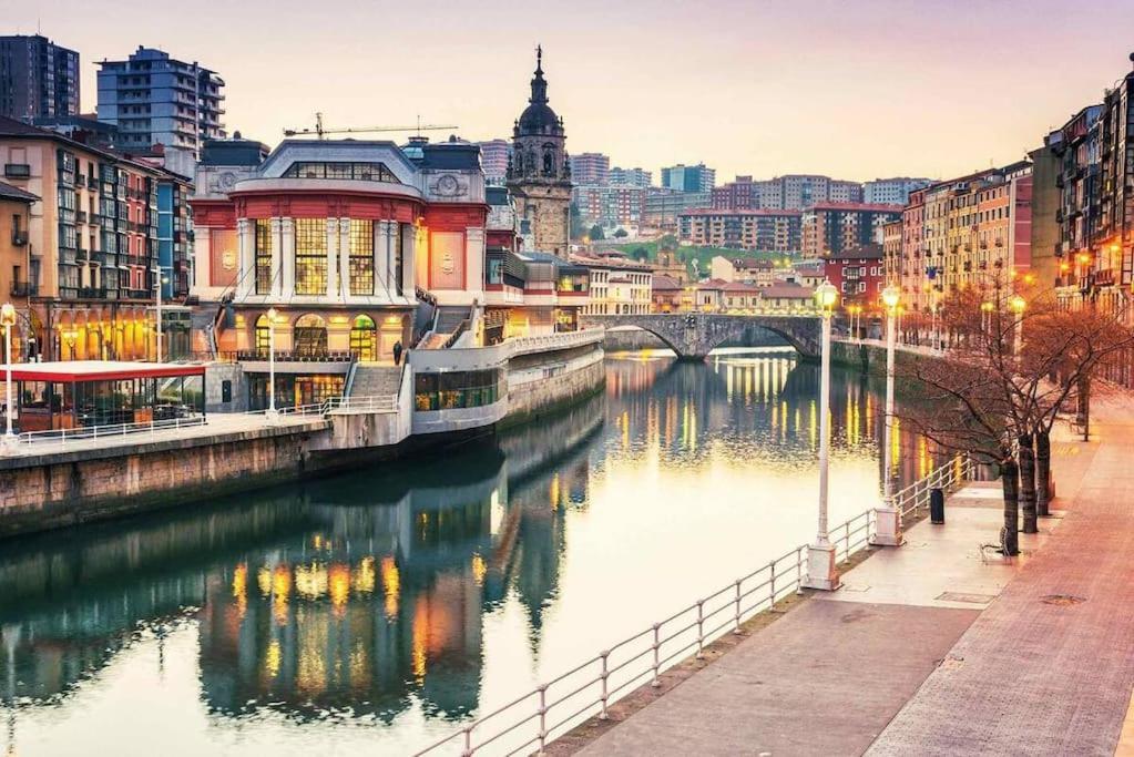 Appartamento Cultura Y Gastronomia En El Casco Viejo Bilbao Esterno foto