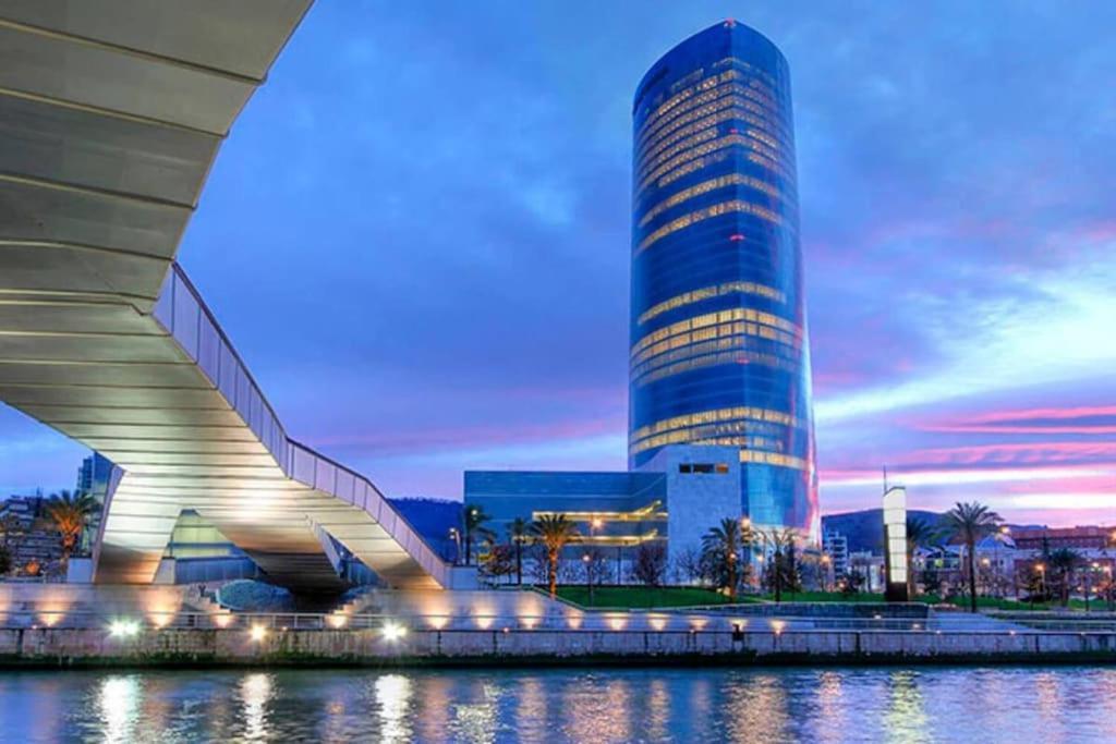 Appartamento Cultura Y Gastronomia En El Casco Viejo Bilbao Esterno foto